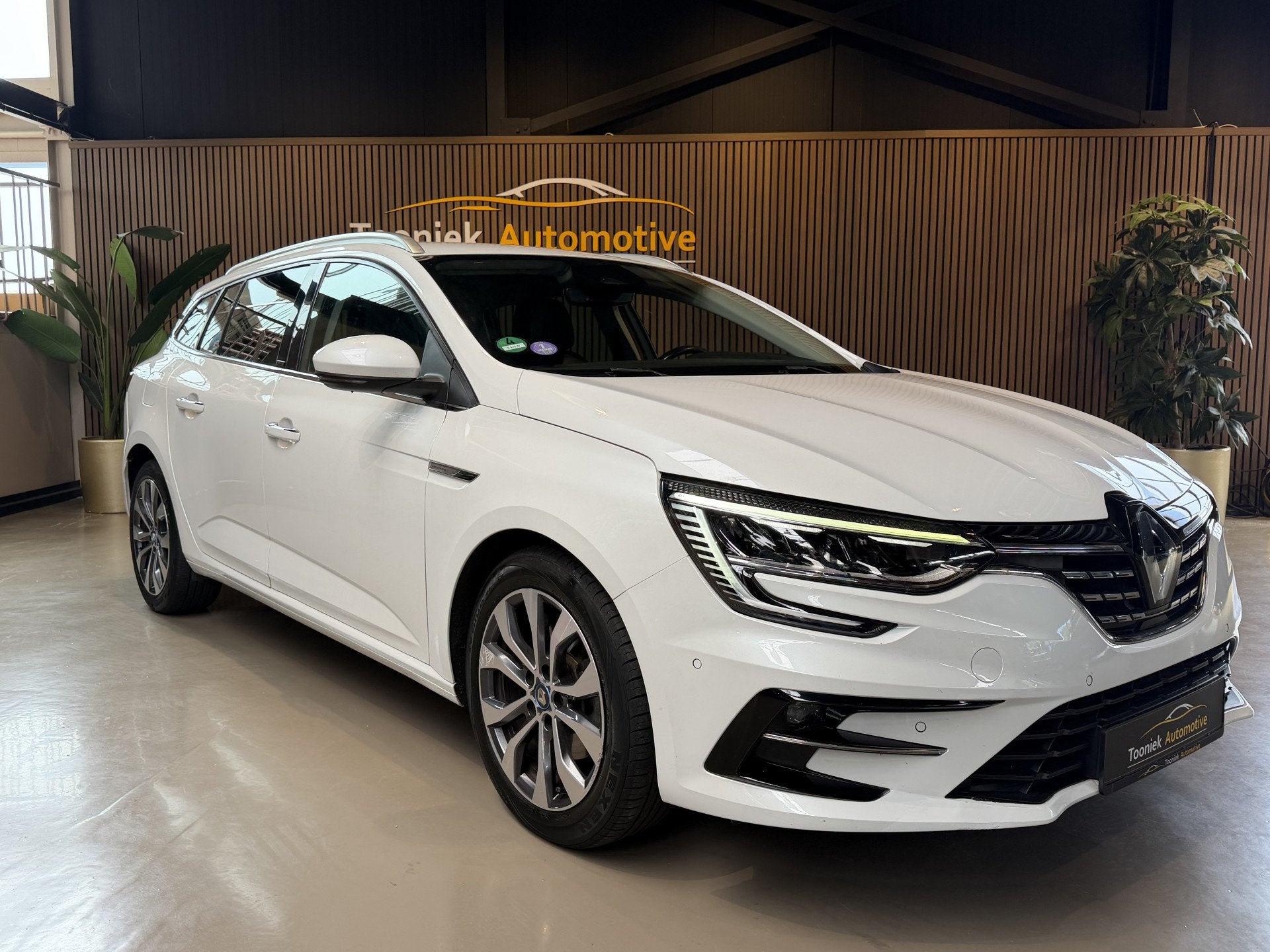 Renault Mégane Estate 1.6 E-Tech Plug-In Hybrid 160 Busines, Auto's, Renault, Dealer onderhouden, 77 km/l, Gebruikt, Met garantie (alle)