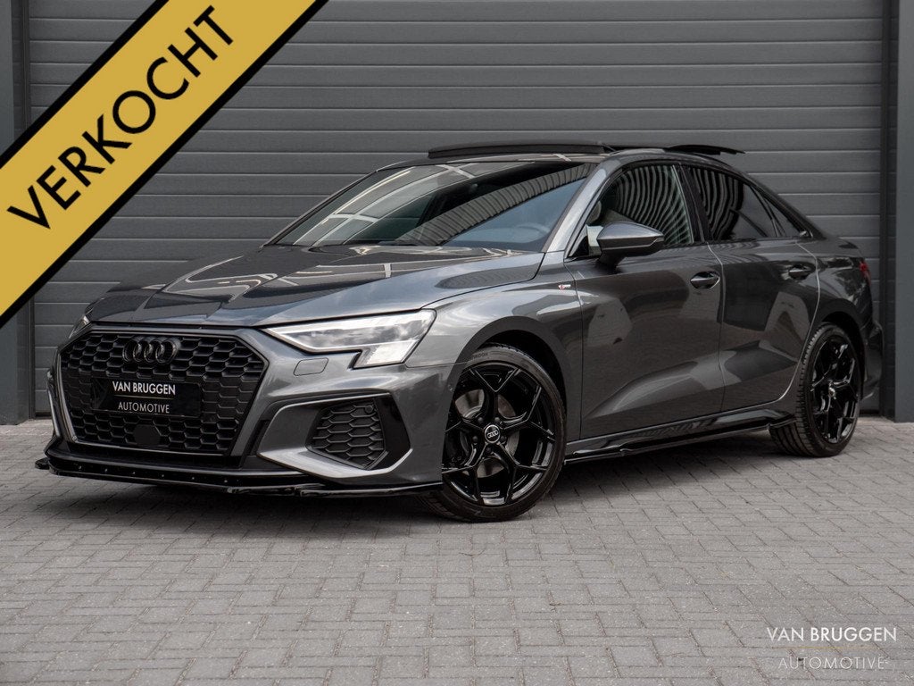 Audi A3 Limousine 35 TFSI S-Line Pano B&O RS-Stoelen Sfeer C, 4 cilinders, 150 pk, Bedrijf, Sedan
