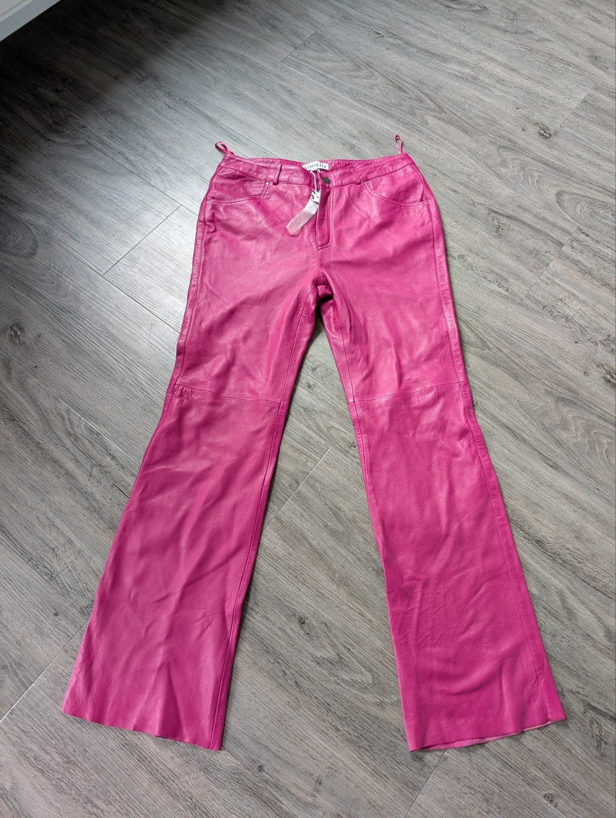 Stieglitz Apple Pant Roze Leren Broek Maat L Nieuw, Kleding | Dames, Broeken en Pantalons, Maat 42/44 (L), Nieuw, Stieglitz, Ophalen of Verzenden
