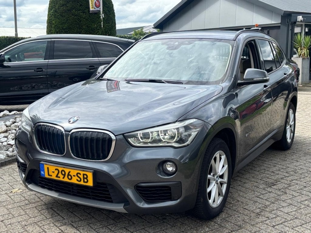 BMW X1 1.6 Diesel 2017 Trekhaak Xenon Handgeschakeld, Auto's, Gebruikt, Euro 6, 116 pk, Leder
