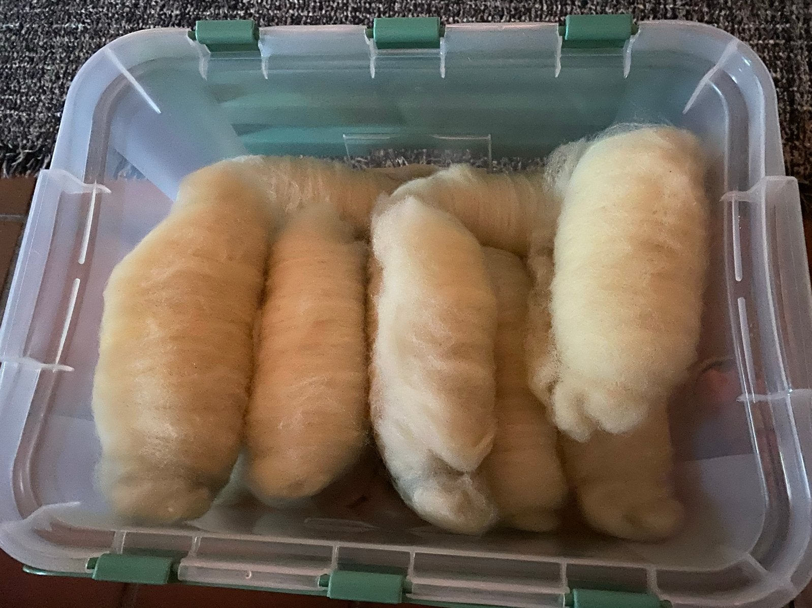 Texelaar wol 2x gekaard ongewassen - ruim 3250 gr, Ophalen of Verzenden, Nieuw, Overige typen, Wolvilt
