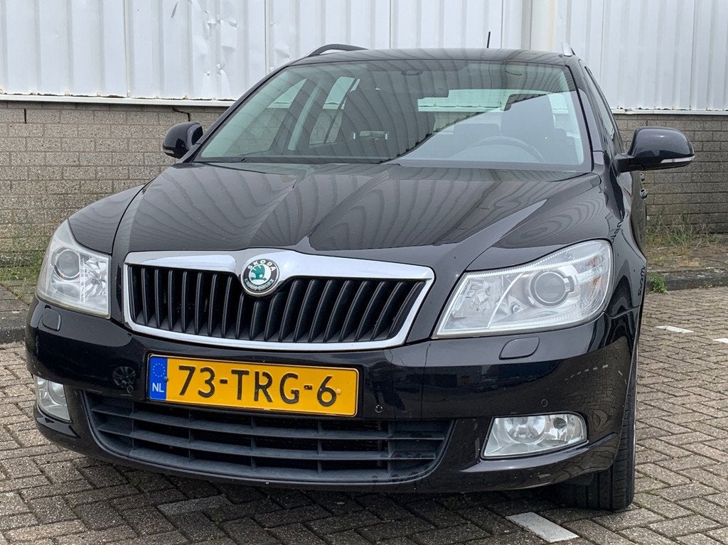 Skoda Octavia Combi 1.4 TSI Greentech Elegance Business Line, Auto's, Voorwielaandrijving, Euro 5, Stof, Gebruikt