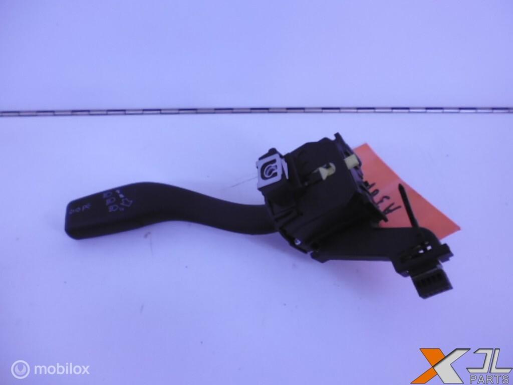 AUDI A3 8P VERLICHTINGSCHAKELAAR STUUR 8P0953513C, Audi, Gebruikt, Audi, Ophalen of Verzenden