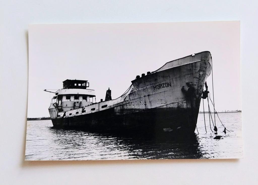 Nederlandse coaster Horizon op het strand., Ophalen of Verzenden