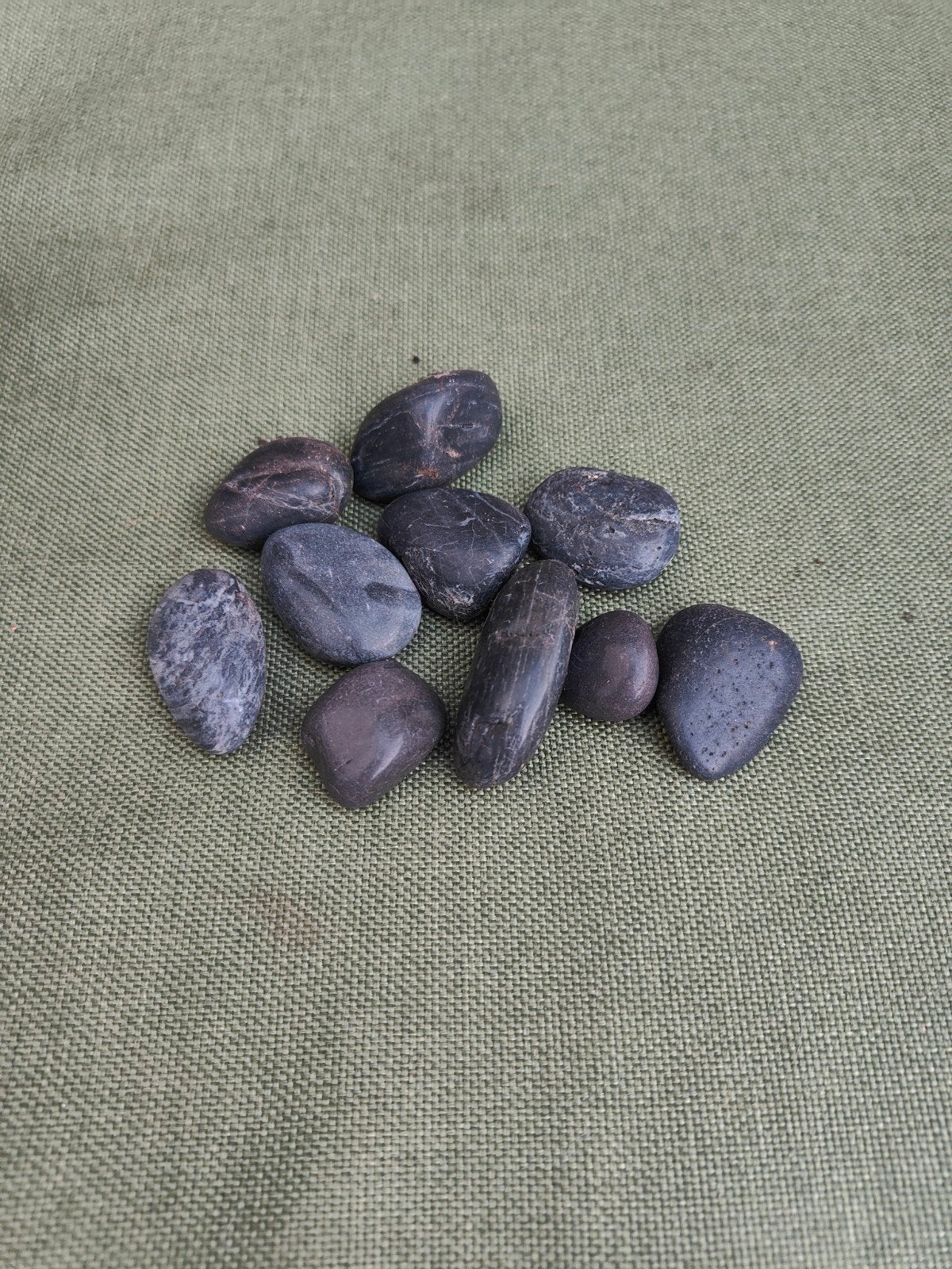 Zwart-grijze gladde kiezelstenen, 2 kg, Ophalen, Gebruikt, Antraciet, Overige typen
