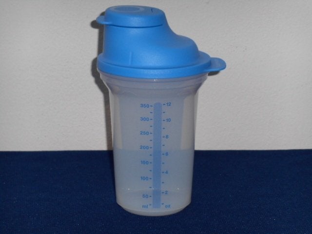 Tupperware Shaker 350 ml. Blauw, Blauw, Beker of Kan, Nieuw, Ophalen of Verzenden