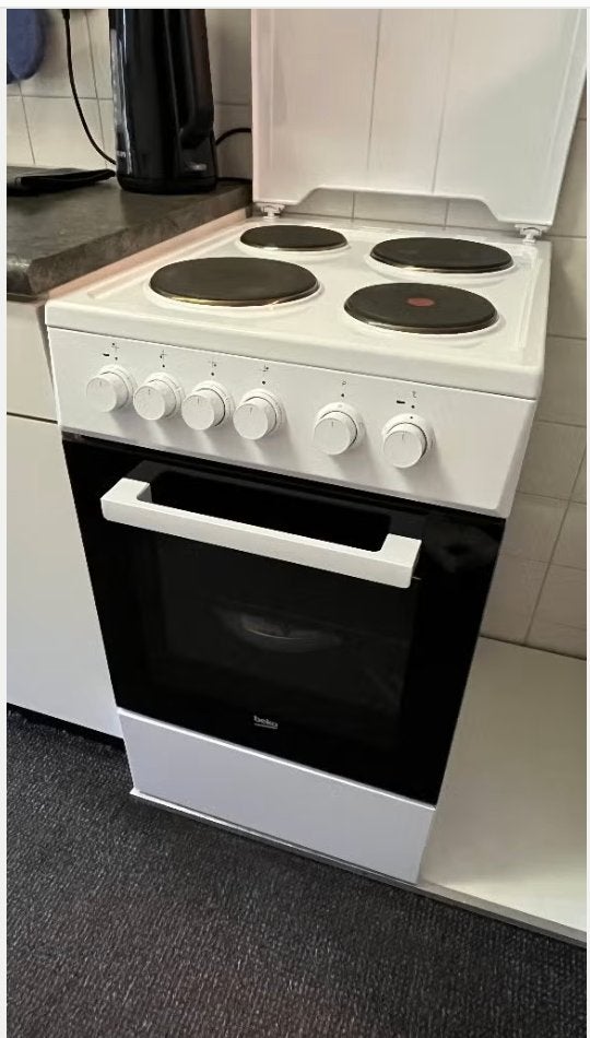 Beko Elektrisch Fornuis, Ophalen, 4 kookzones, Zo goed als nieuw, Vrijstaand