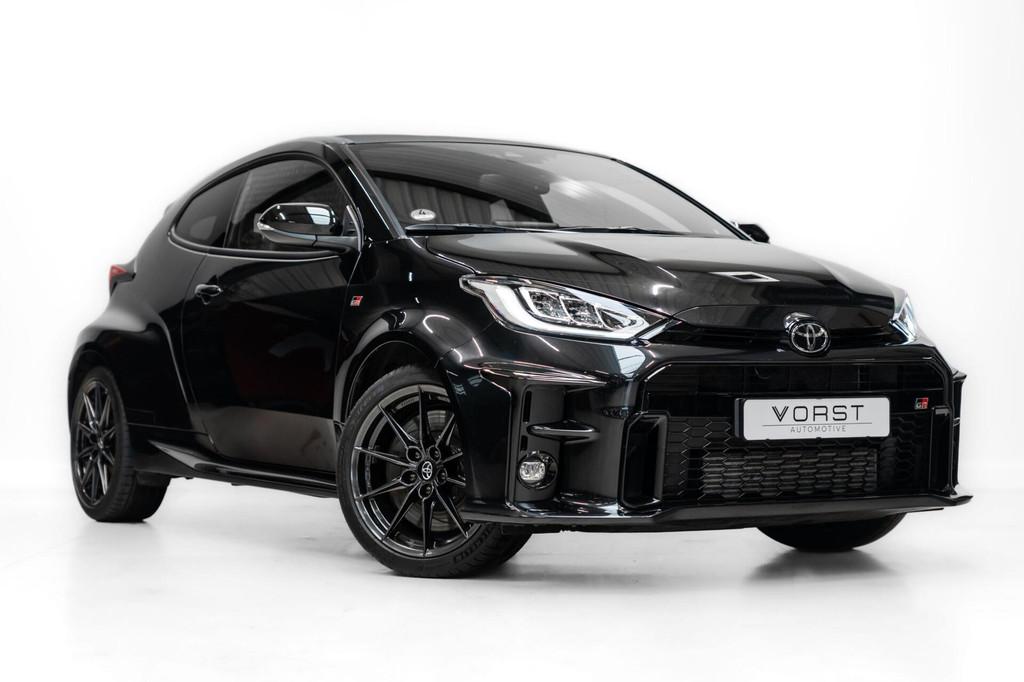 Toyota Yaris 1.6 GR Performance Camera Carbon, Auto's, Toyota, 1618 cc, 4 stoelen, Zwart, Bedrijf
