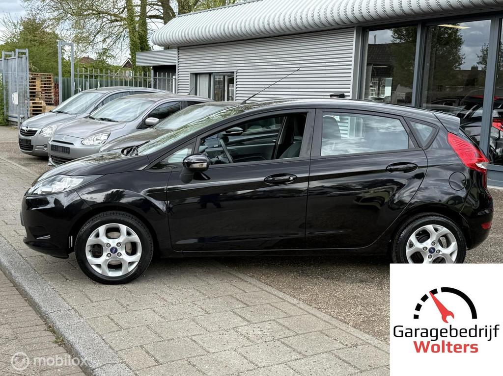 Ford Fiesta 1.25 82pk AIRCO NW APK 5DRS LMV NW BANDEN, Voorwielaandrijving, Stof, Gebruikt, 4 cilinders