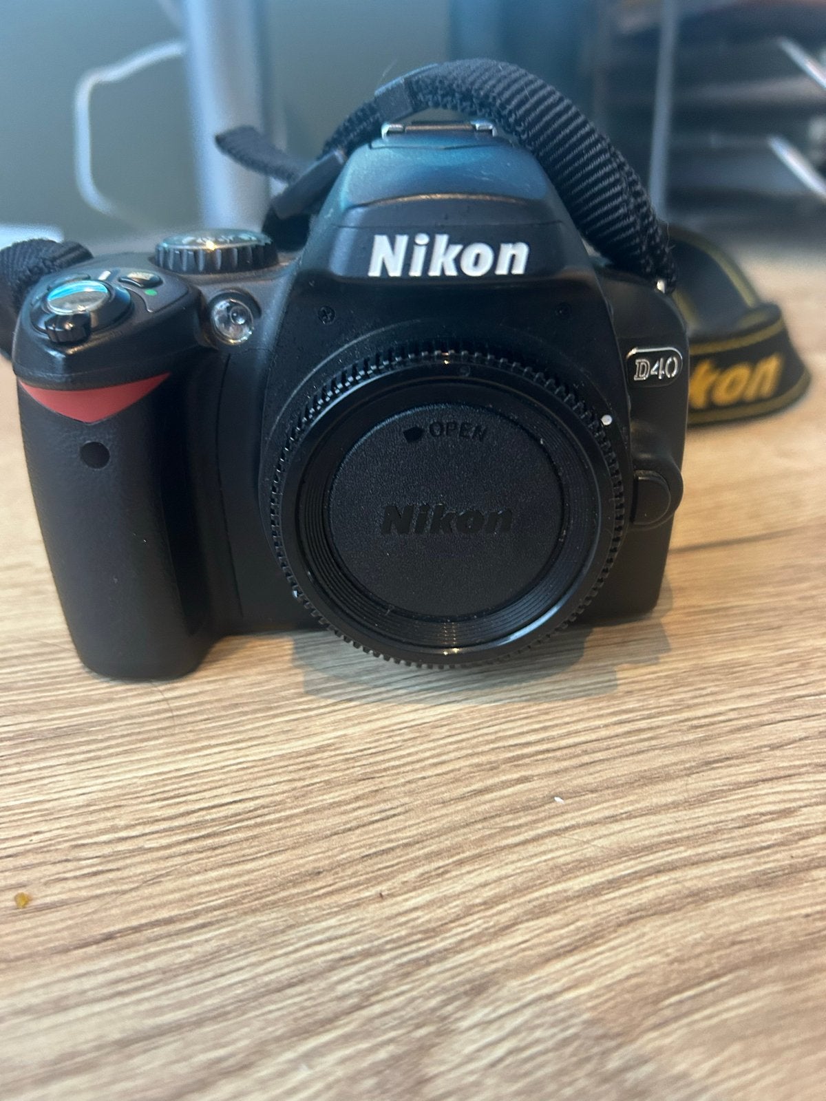 Nikon D40 body inclusief oplader en draagriem, Ophalen, Gebruikt, Spiegelreflex, Oplader