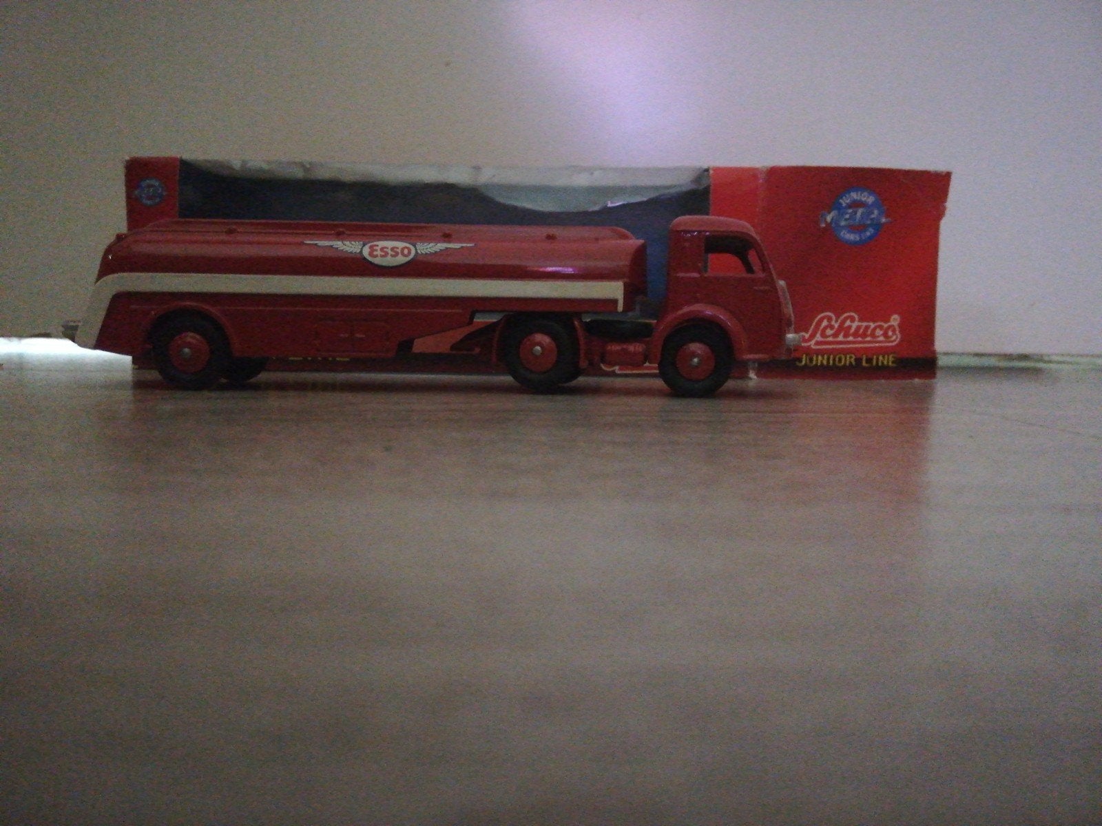 Schuco Junior Line Esso Tankwagen - Zo goed als nieuw, Ophalen of Verzenden, Zo goed als nieuw