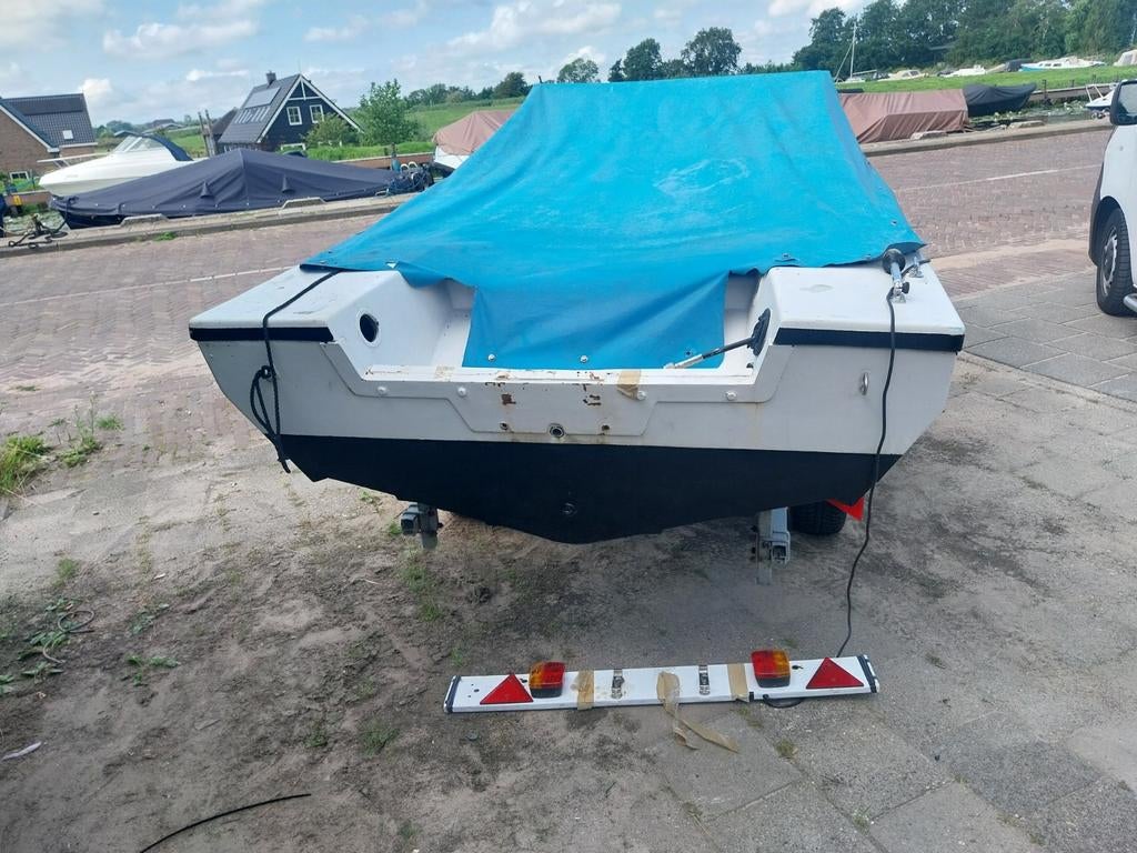 Leuk bootje 4.5 meter met stuur en trailer, Watersport en Boten, Ophalen