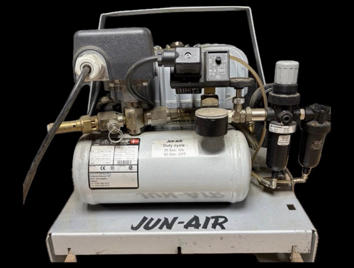 Zeer stille Jun-Air compressor zie foto, Doe-het-zelf en Verbouw, Compressors, Ophalen of Verzenden