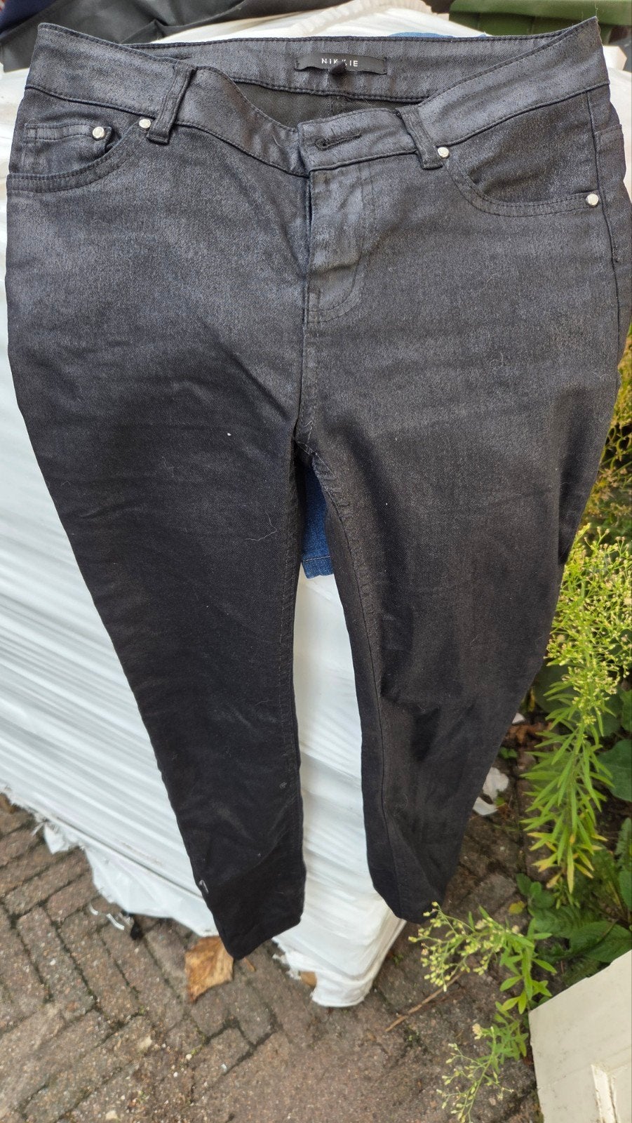 Nikkie zwarte broek maat 27, Kleding | Dames, Zwart, Ophalen of Verzenden, Zo goed als nieuw, Nikkie