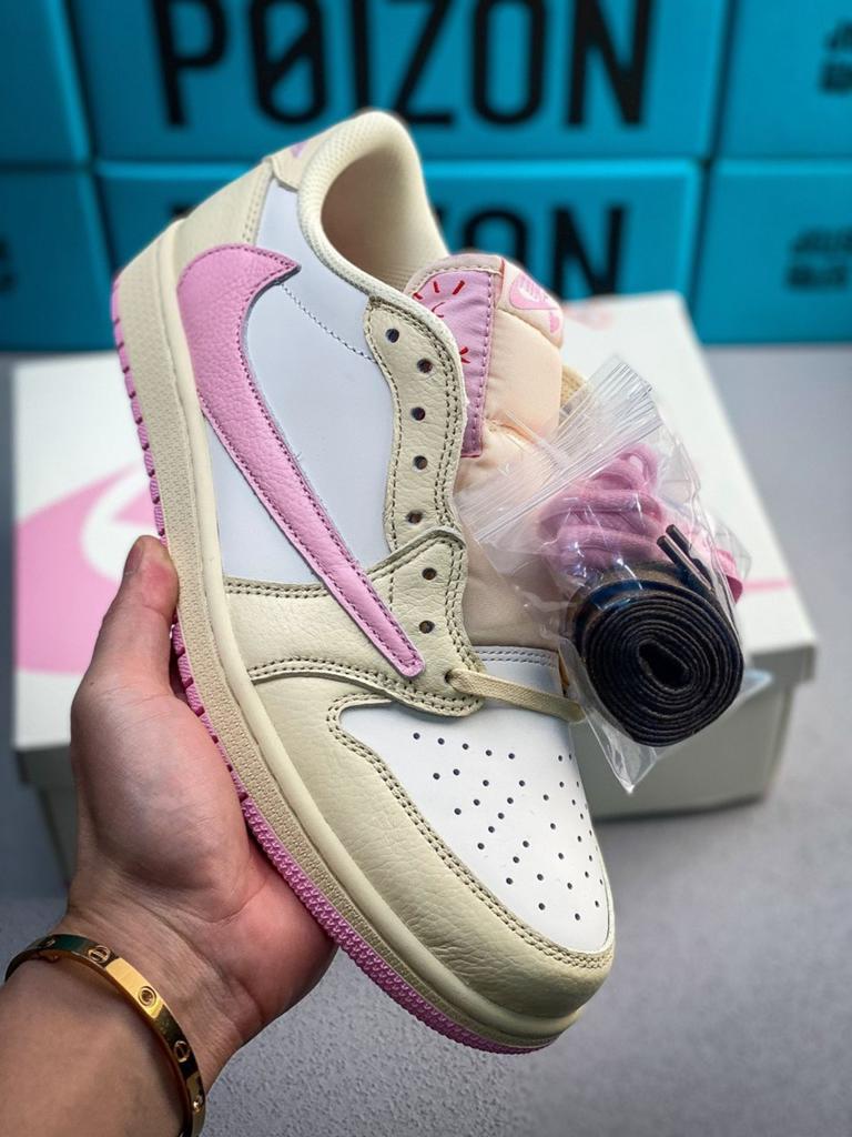 Travis scott shy pink, Kleding | Dames, Schoenen, Ophalen of Verzenden, Nieuw, Roze, Sneakers of Gympen