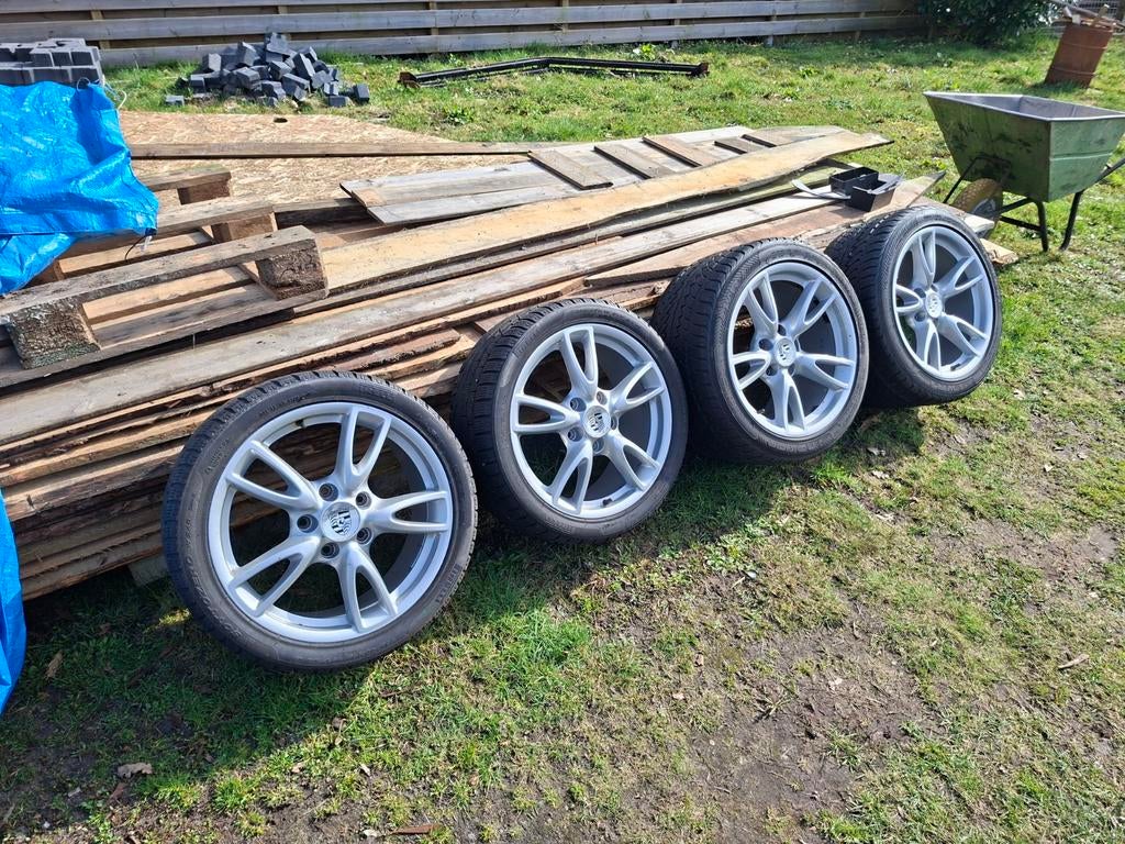 Porsche Carrera 911 Turbo S 997.2 Winterset 18 inch, Auto-onderdelen, Banden en Velgen, Ophalen, 18 inch, Gebruikt, Banden en Velgen