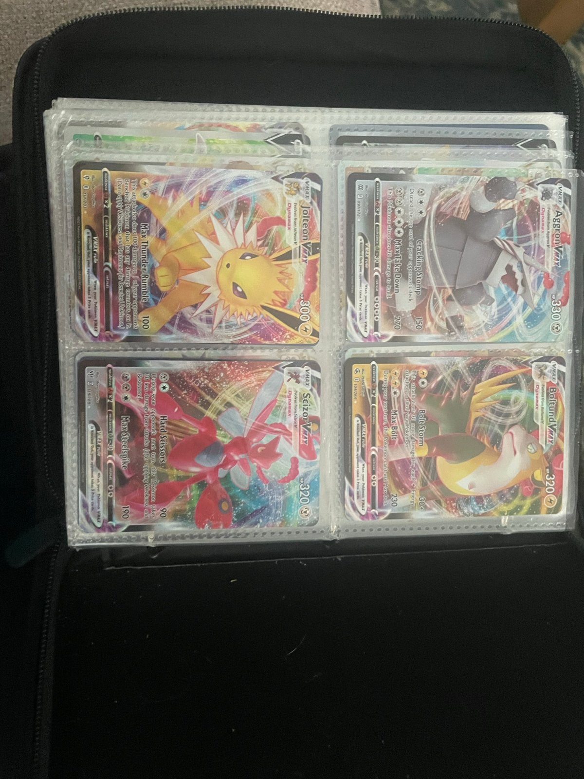 Zeldame collectie Pokémon kaarten in map - V, VMAX, GX, Foil, Ophalen of Verzenden, Zo goed als nieuw, Meerdere kaarten, Foil