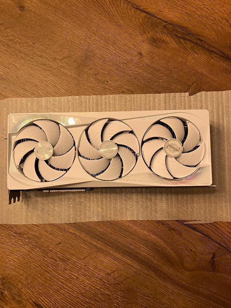 NVIDIA GeForce RTX 5080 AORUS MASTER ICE videokaart, Overige soorten, Ophalen of Verzenden, Zo goed als nieuw, HDMI