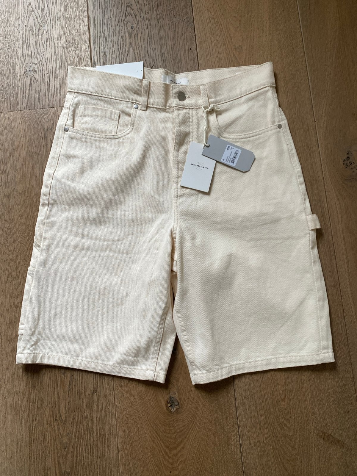 Nieuwe short- Maat M, Ophalen of Verzenden, Nieuw, Maat 48/50 (M), Beige