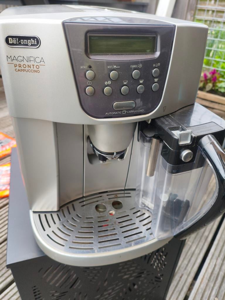 De'Longhi apparaat voor onderdelen, Witgoed en Apparatuur, Koffiezetapparaten, Gebruikt, Espresso apparaat, 10 kopjes of meer
