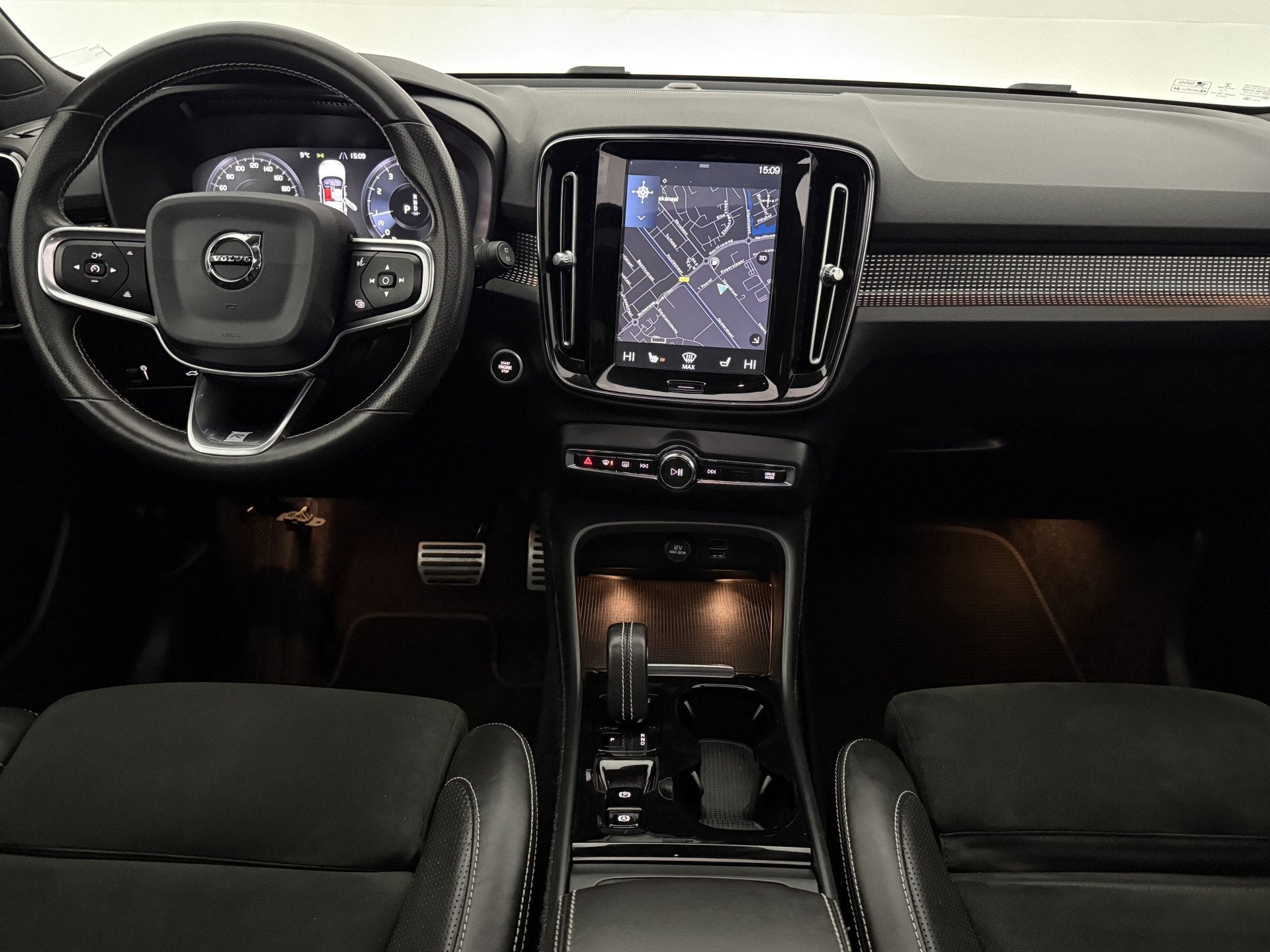 Volvo XC40 1.5 T3 R-Design | Pano | Virtual | Camera | Trekh, Auto's, Volvo, Gebruikt, Euro 6, Wit, Origineel Nederlands