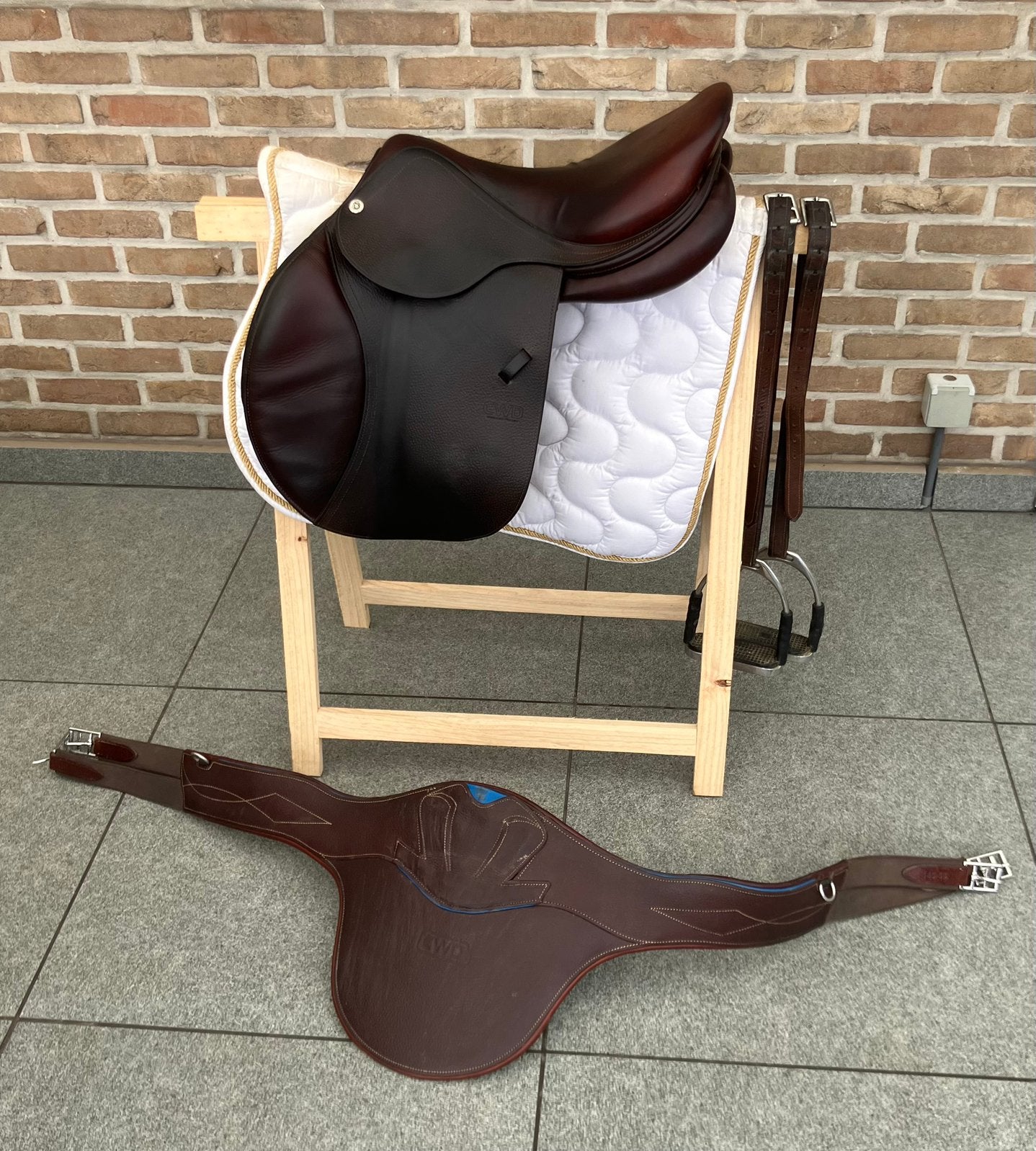 Springzadel Cwd 17inch met toebehoren !, Ophalen of Verzenden, Zo goed als nieuw, Springen