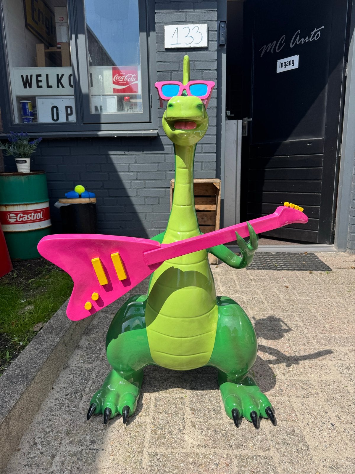 Groot Denver beeld met gitaar en zonnebril, Ophalen, Zo goed als nieuw, Dier