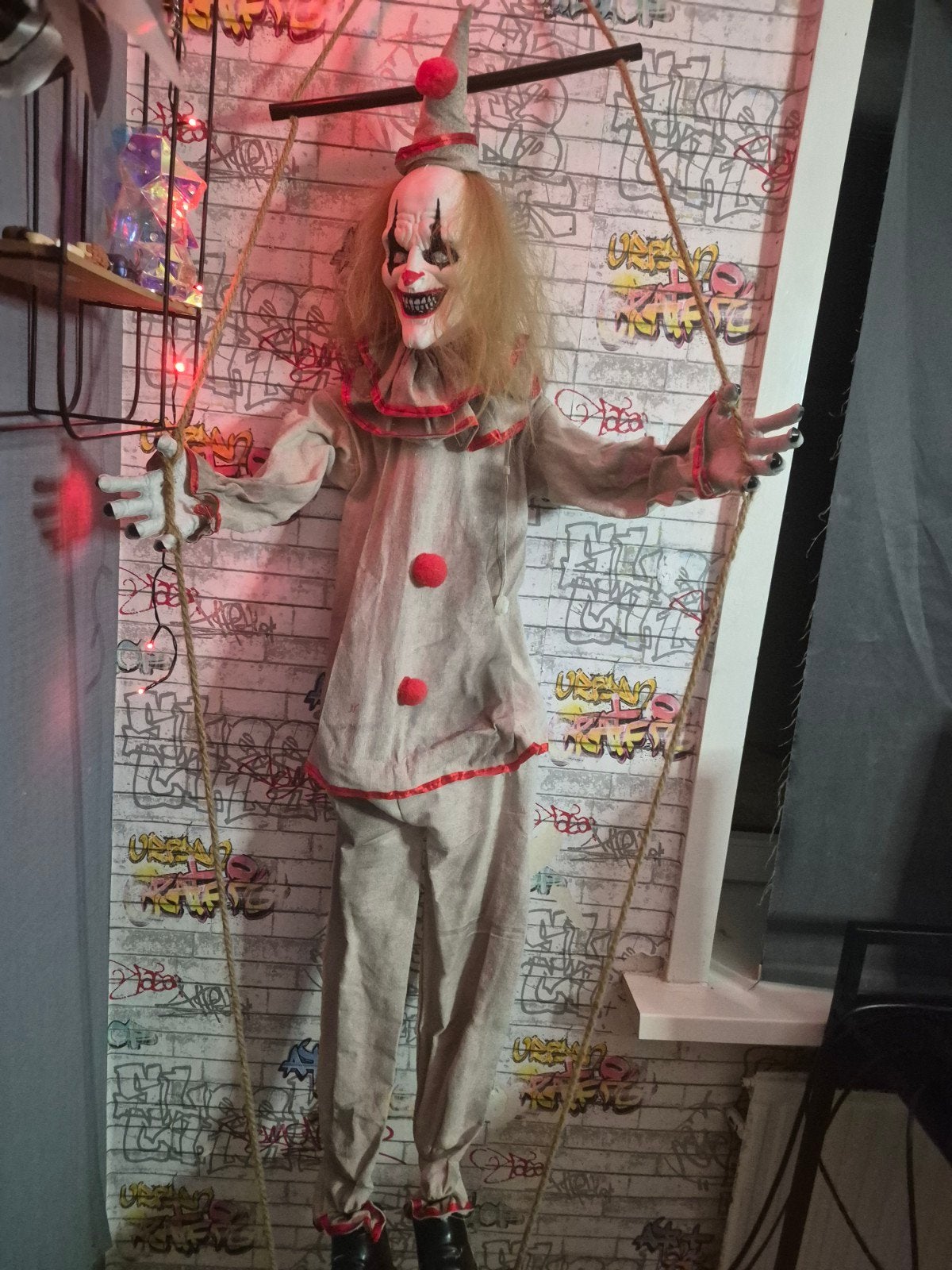 hangende schuddende clown op schommel, Ophalen of Verzenden, Zo goed als nieuw, Versiering, Halloween of Griezel
