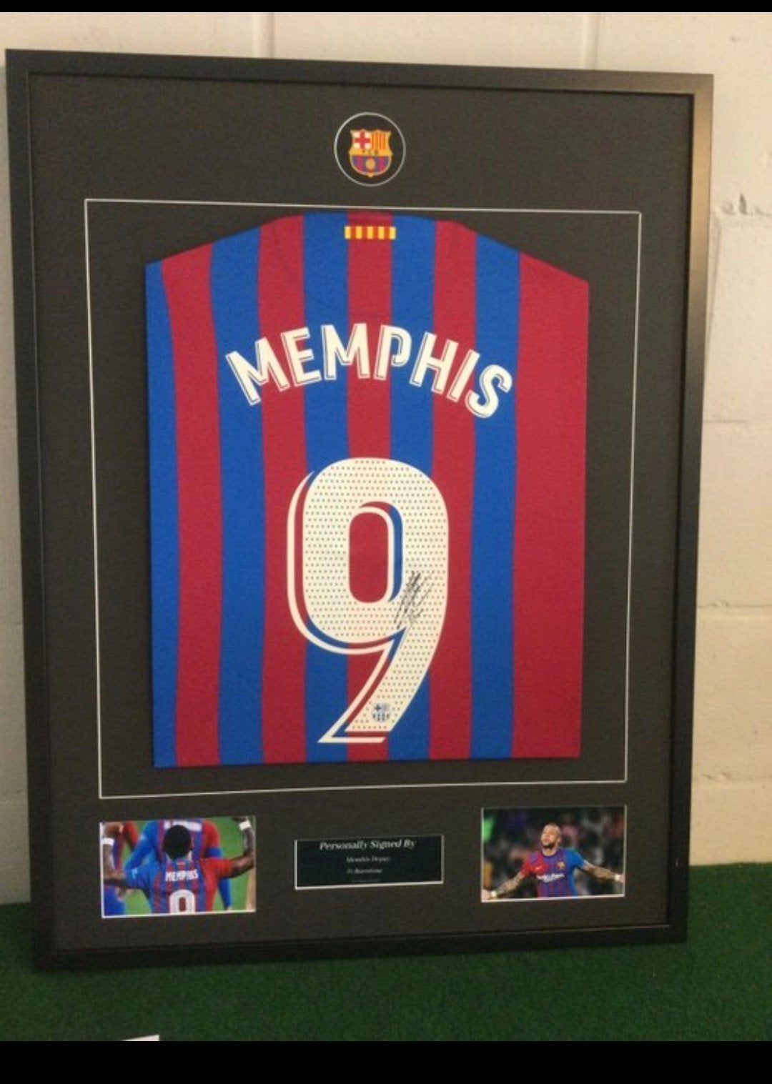 Gesigneerd Memphis Depay FC Barcelona Shirt Ingelijst, Ophalen of Verzenden, Zo goed als nieuw, Buitenlandse clubs, Shirt