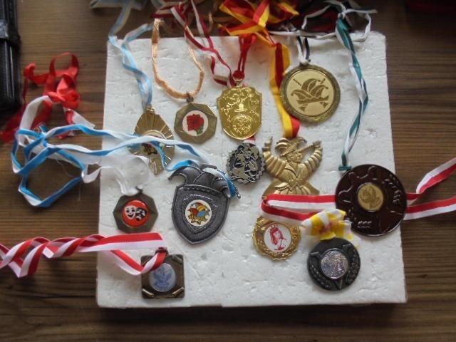 Carnavalsmedailles [set: 2], Ophalen of Verzenden, Overige materialen, Buitenland