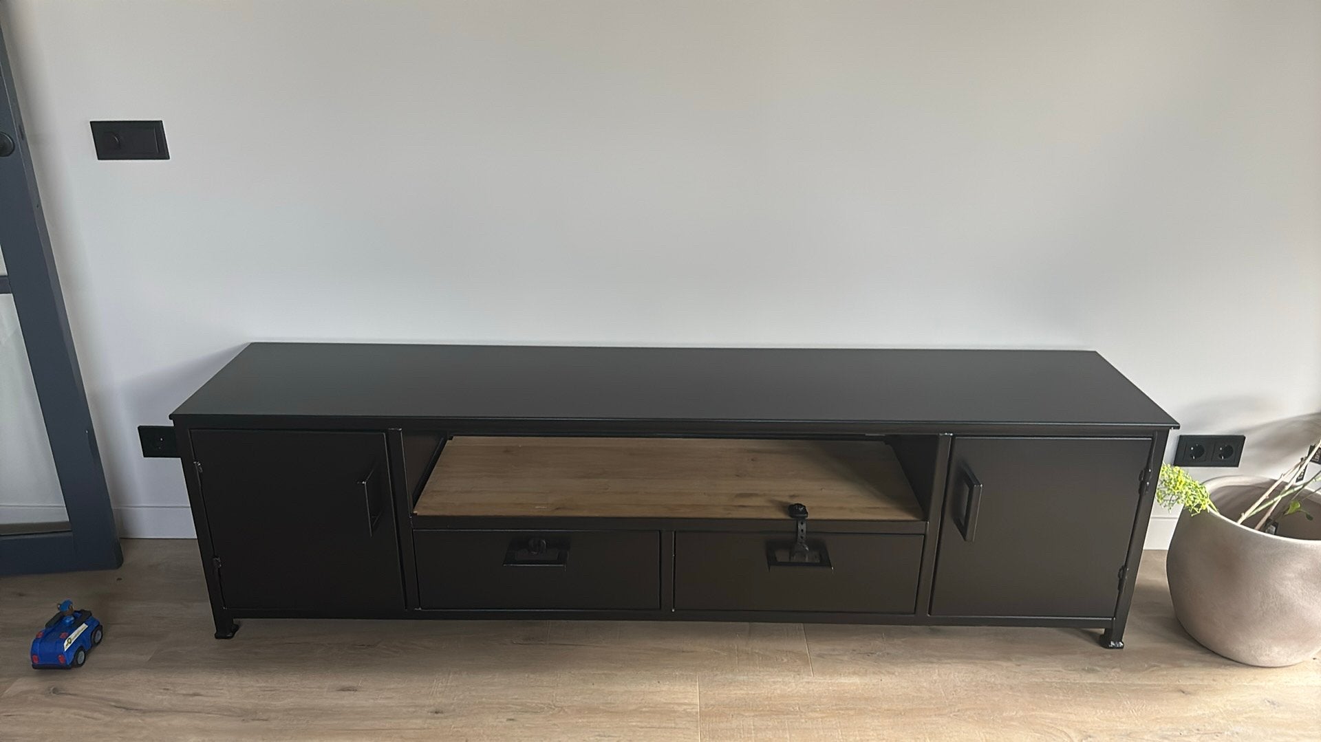 Industriele tv kast staal (zware kast) met eiken plankjes, Ophalen, Zo goed als nieuw, Hout, Houtkachel