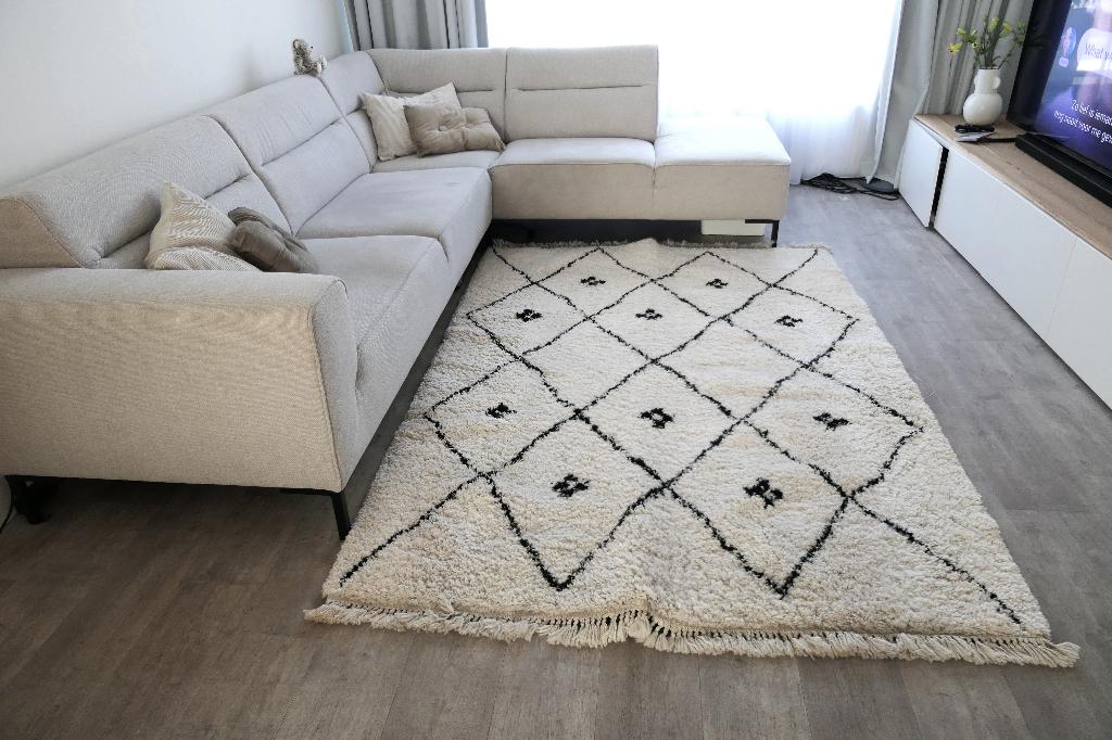 Varamin Vloerkleed Crème en Zwart Bloem --160x230 cm, Ophalen, Japandi, Scandinavisch, klassiek, landelijk, 150 tot 200 cm, Crème