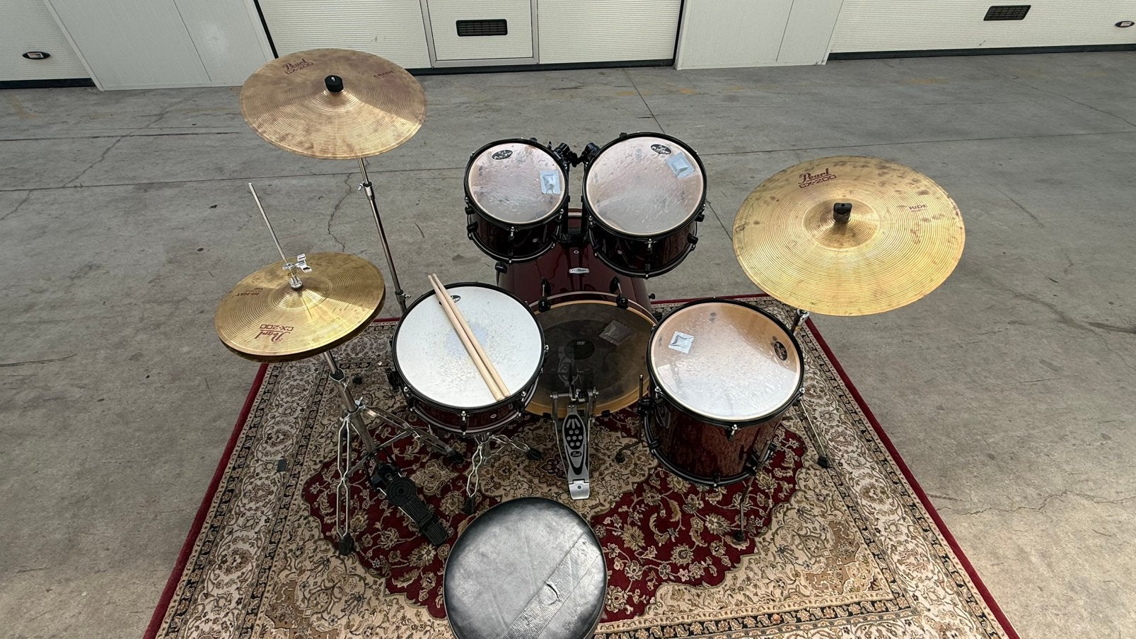 Pearl Forum Drumstel - Inclusief Bekkens + Kruk + Stokken, Ophalen, Zo goed als nieuw, Pearl