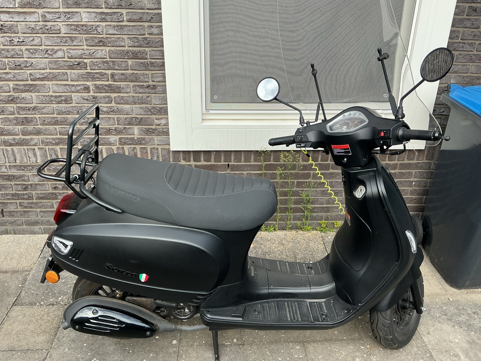 Senzo Rivalux scooter - Mat zwart, weinig kilometers, Ophalen, Gebruikt, Benzine, Overige merken