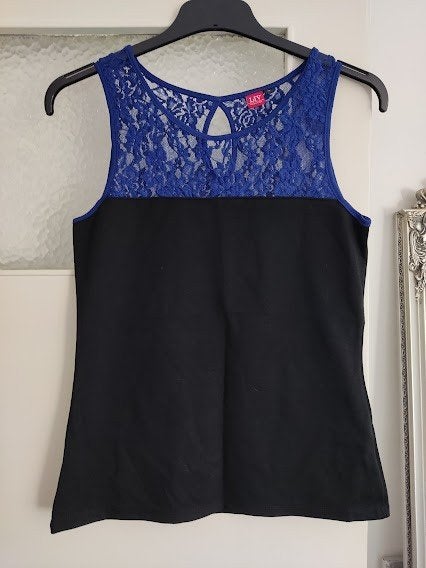 Liv zwarte dames top met kobalt blauwe kanten bloemen motief, Kleding | Dames, Maat 38/40 (M), Meerkleurig, Ophalen of Verzenden