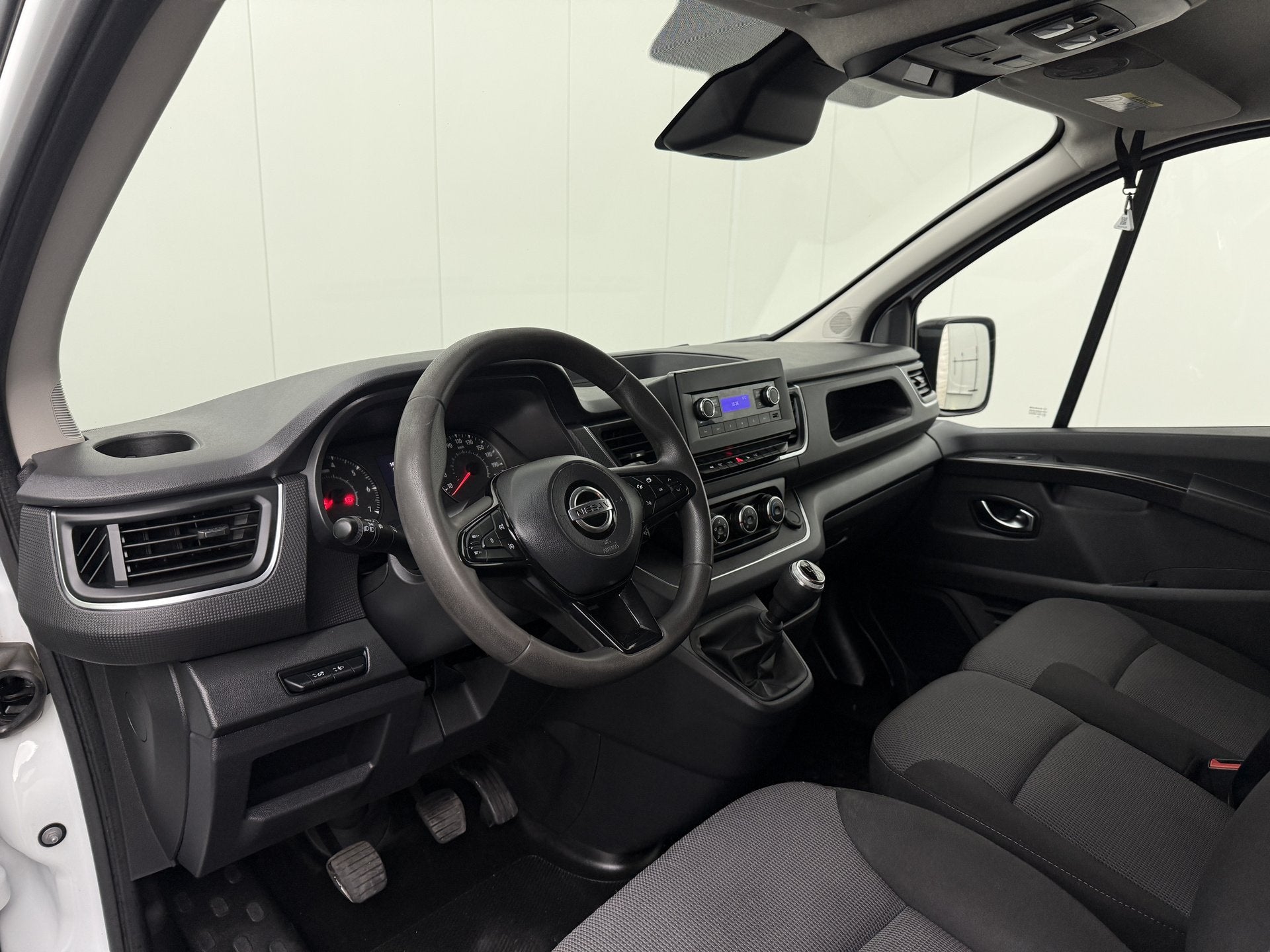 Nissan Primastar 2.0DCI 130PK Lang Dubbele Cabine | 2xSchuif, Dealer onderhouden, Stof, Gebruikt, 6 stoelen
