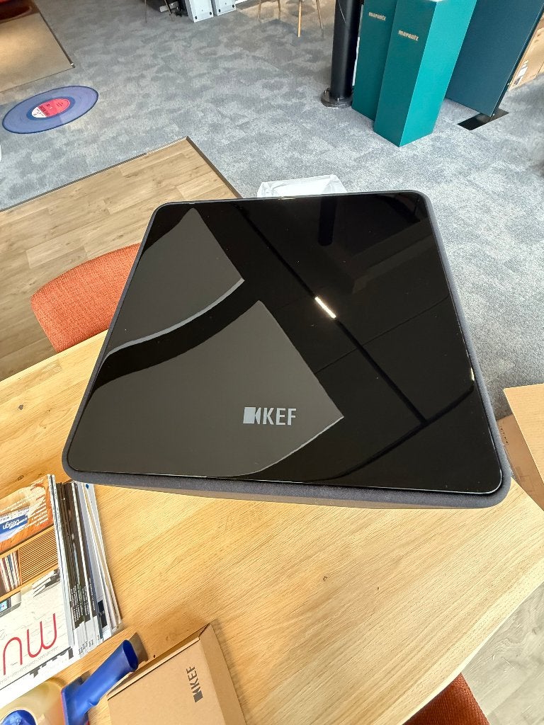 KEF Kube 12 MIE Subwoofer | B-Stock (Goede Staat) | Garantie, Overige merken, Subwoofer, Ophalen of Verzenden, Zo goed als nieuw