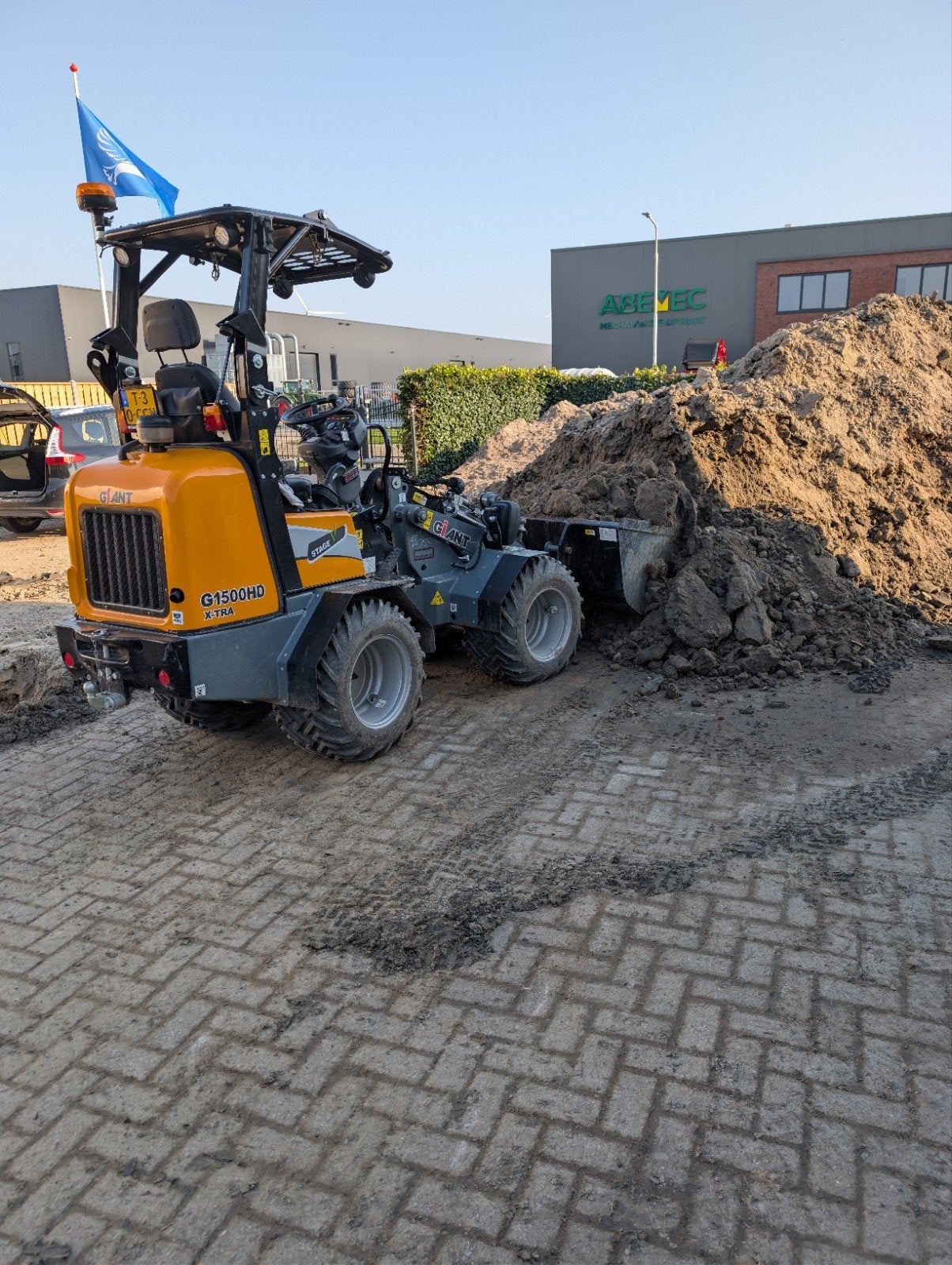 Shovel met machinist (giant g1500 Xtra), Tuin- of Vijveraanleg