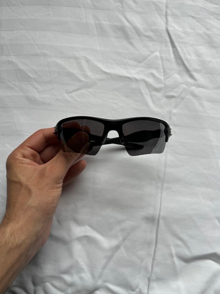 Oakley Zonnebril in perfecte staat, Sieraden, Tassen en Uiterlijk, Zonnebrillen en Brillen | Heren, Zonnebril, Zwart, Ophalen of Verzenden