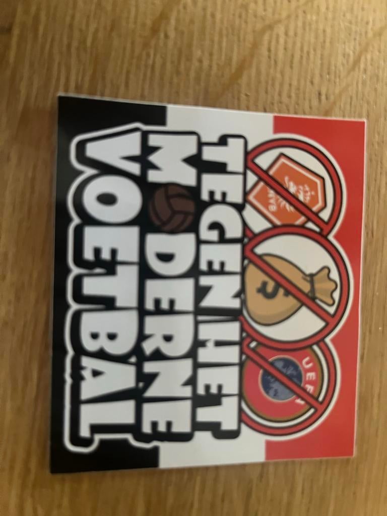 Feyenoord sticker: Tegen het moderne voetbal, Ophalen of Verzenden, Nieuw, Sport