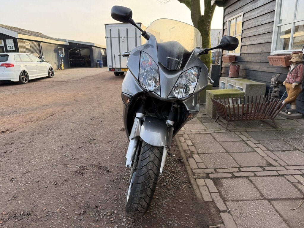 Honda VFR 800FI ABS (bj 2009), Bedrijf, Info@advandermeer.nl, Meer dan 35 kW, Birkstraat 124
3768HM  SOEST, NL