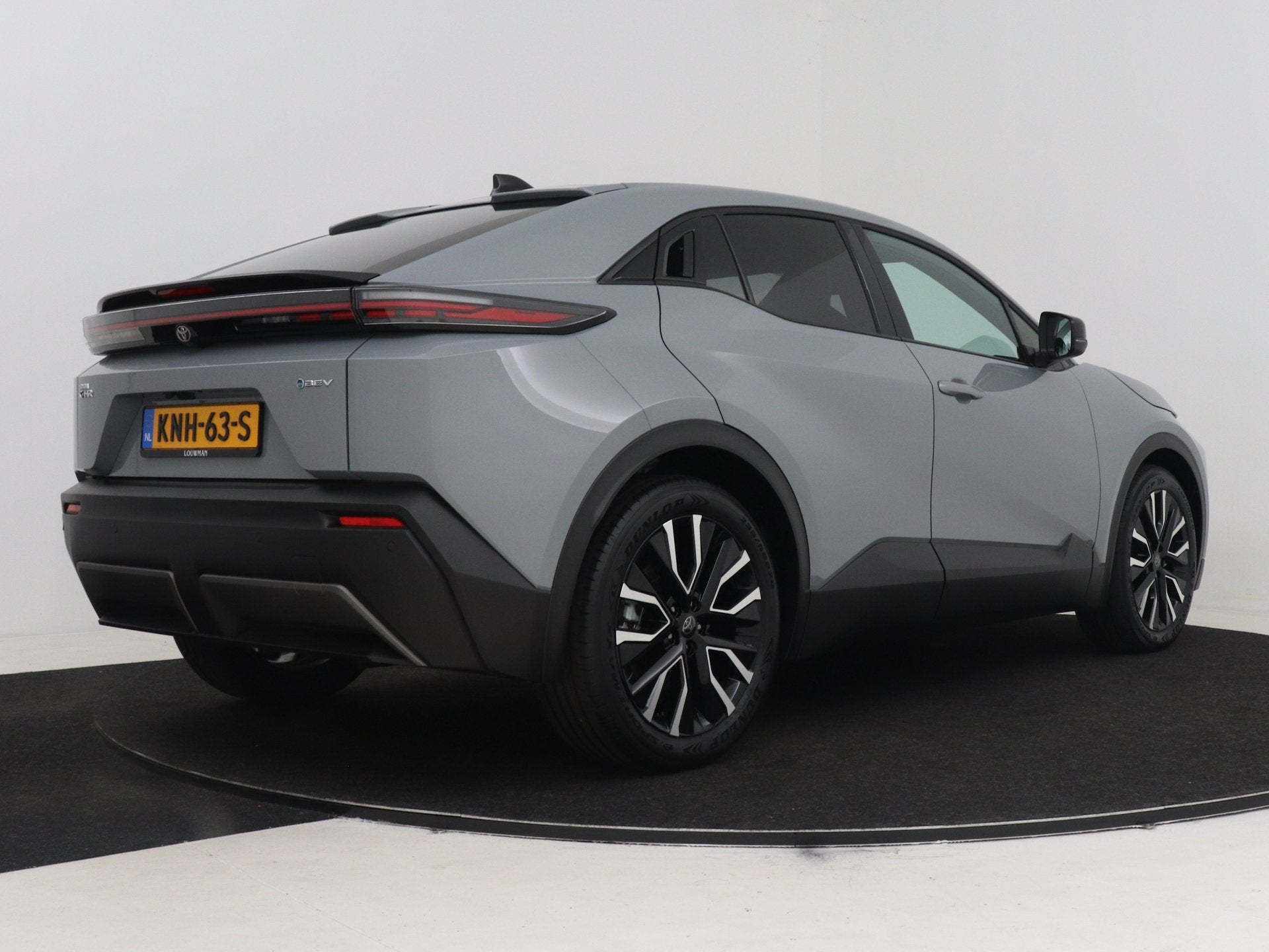 Toyota C-HR+ First Edition 77 kWh (bj 2026, automaat), 12 maanden, 24 min, Leder en Stof, Origineel Nederlands