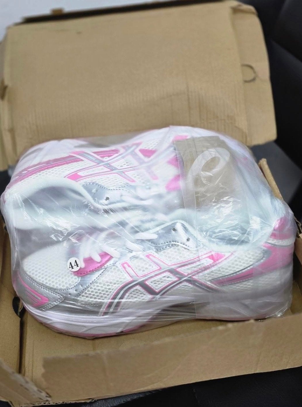 Nieuwe Asics sneakers maat 44- nooit gebruikt, Ophalen of Verzenden, Nieuw, Wit, Sneakers of Gympen