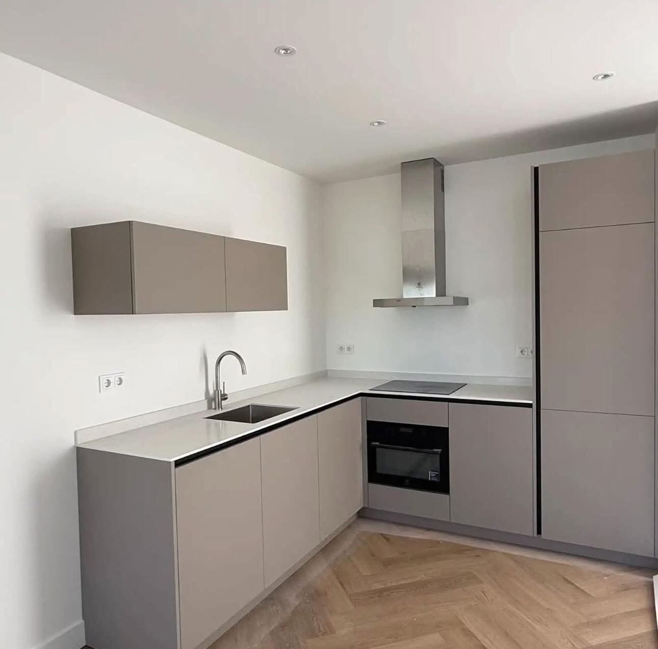 NEW LISTING // Zaandam  Provincialeweg    €1.875 / month, Huizen en Kamers, Huizen te huur