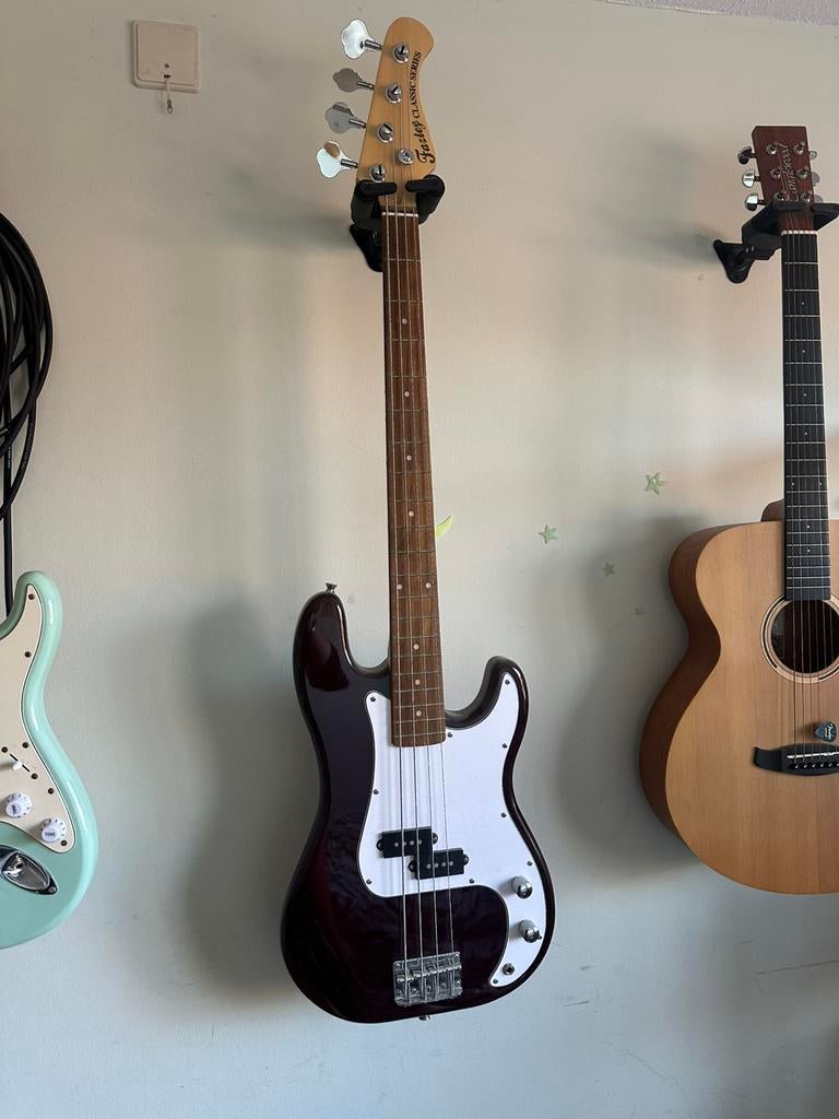 Electrische basgitaar, Ophalen of Verzenden, Zo goed als nieuw, Elektrisch