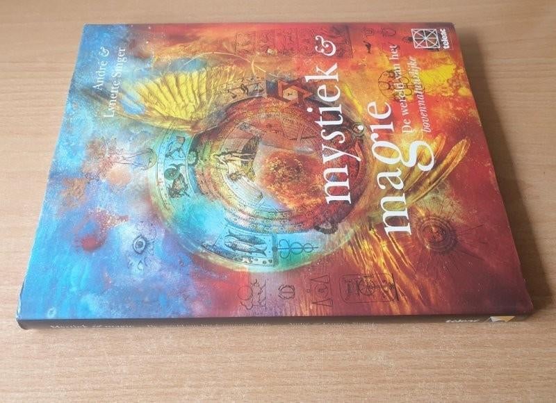 André & Lynette Singer - Mystiek & Magie (HC + omslag), Boeken, Fantasy, Gelezen, Ophalen of Verzenden