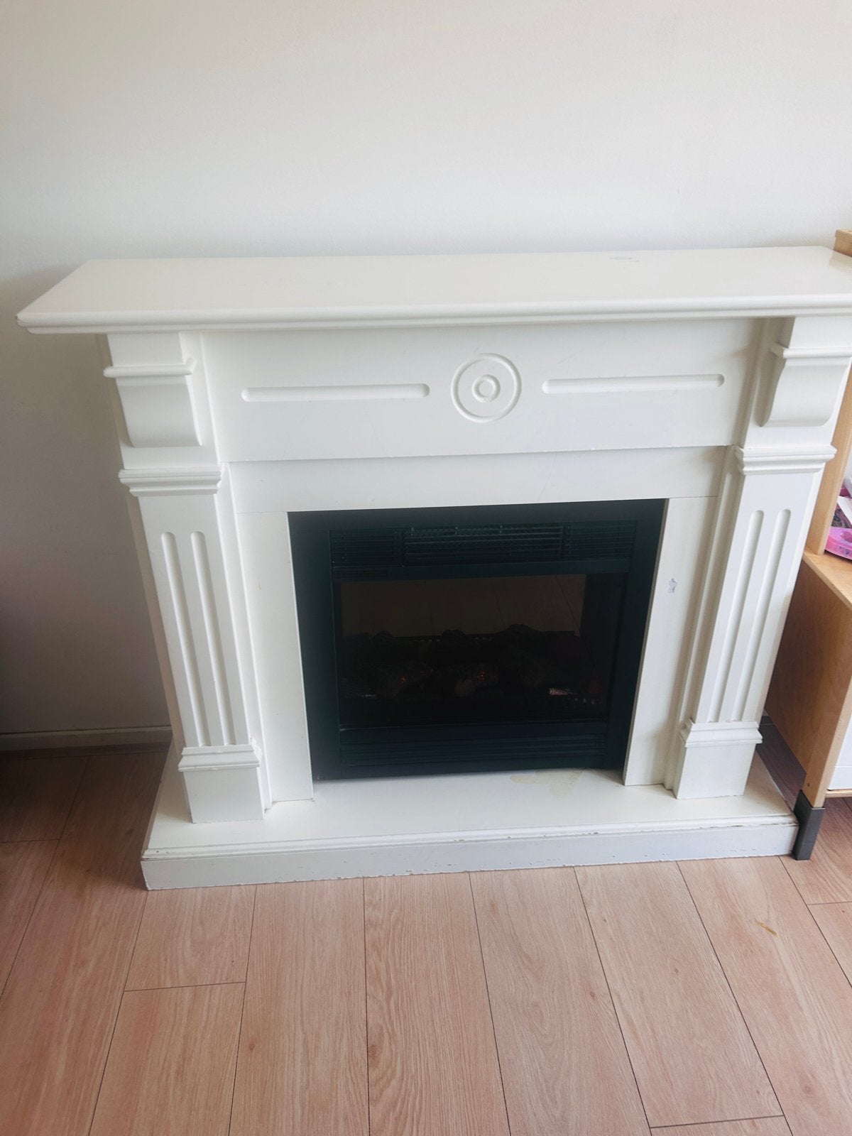 Witte elektrische sfeerhaard met schouw, Huis en Inrichting, Ophalen of Verzenden, Gebruikt, Vrijstaande haard, Elektrische haard