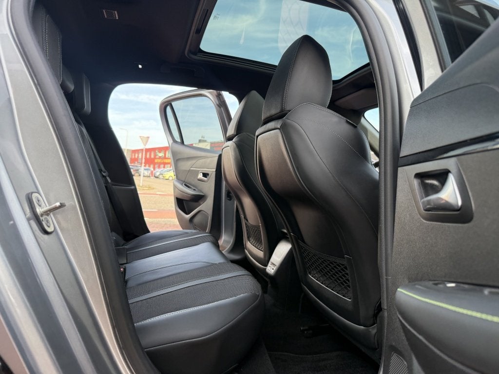 Foto 20 van Peugeot 208 1.2 Hybr e-DCS6 GT pano automaat Apple Carplay