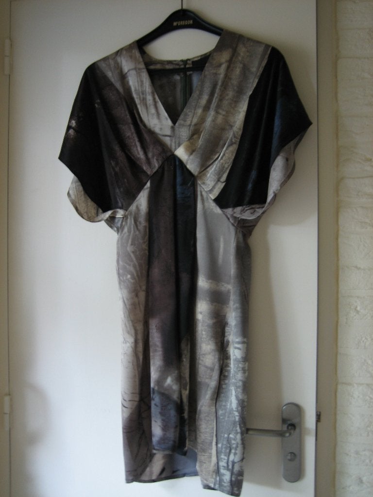 Prachtige zuiver zijden jurk in aardetinten SNOB 38 SNAZZEYS, Kleding | Dames, Jurken, Maat 38/40 (M), Bruin, Verzenden, Nieuw