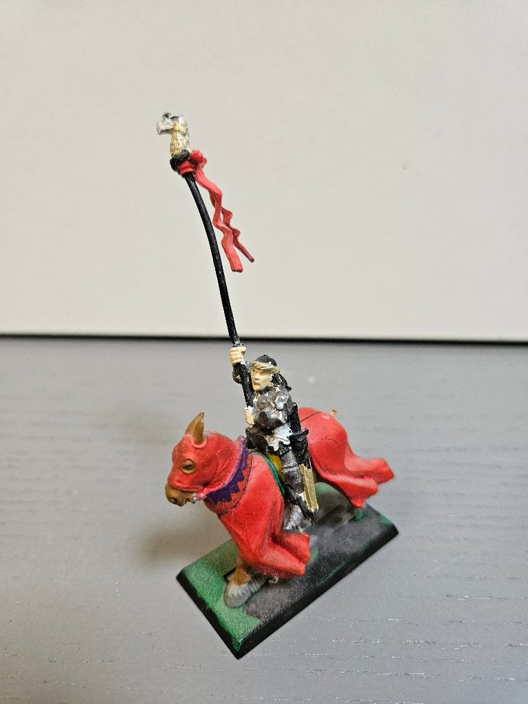 OOP standard banner mounted, Gebruikt, Figuurtje(s), Warhammer, Ophalen of Verzenden